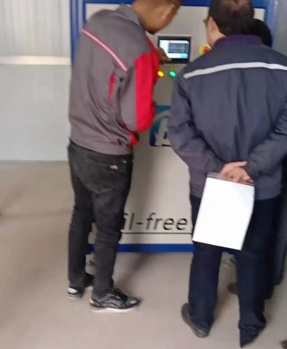 绿巨人污免费下载鼓風機現場調試.jpg